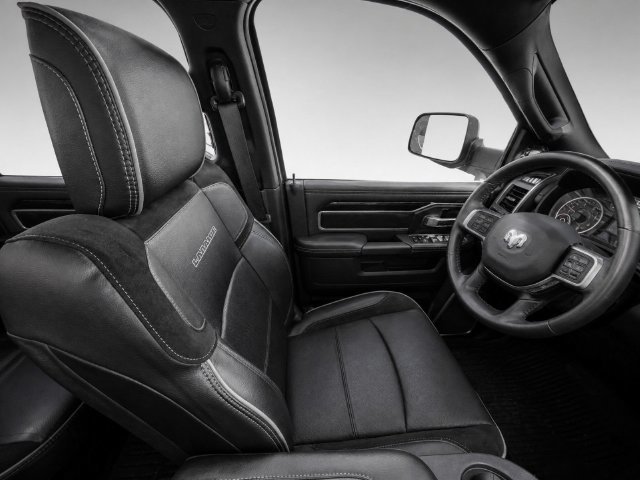 Used 2022 RAM 3500 Laramie AWD/4WD image 13