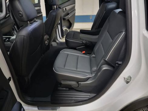 Certified 2025 Buick Enclave Preferred image 14