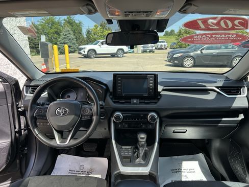 Used 2021 Toyota RAV4 XLE w/ Convenience Package AWD/4WD image 18
