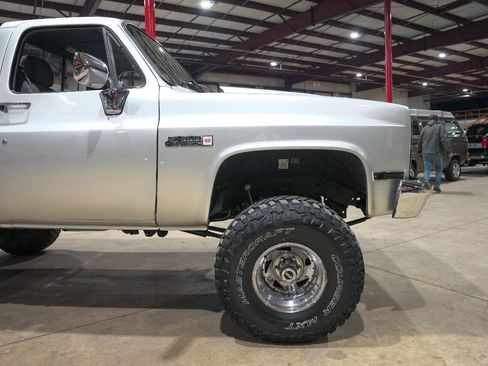 Used 1987 GMC Sierra 1500 R1500 2dr Standard Cab SB image 11