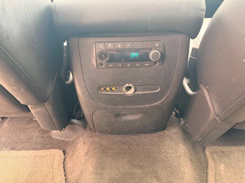 Used 2007 Chevrolet Suburban LT w/ LT Preferred Equipment Group AWD/4WD image 31