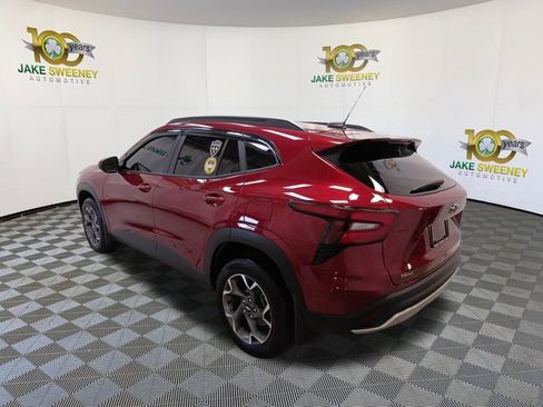 Used 2025 Chevrolet Trax LT w/ Driver Confidence Package image 7