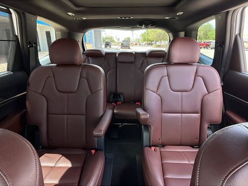 Used 2025 Kia Telluride SX w/ SX Captain's Chair Package image 22