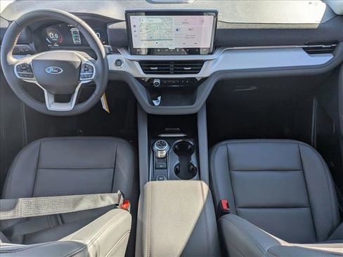New 2025 Ford Explorer Active w/ Active Comfort Package image 15