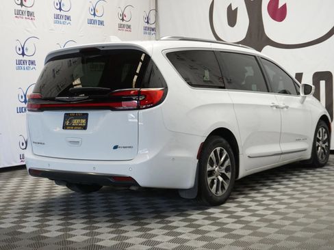 Used 2022 Chrysler Pacifica Pinnacle image 5