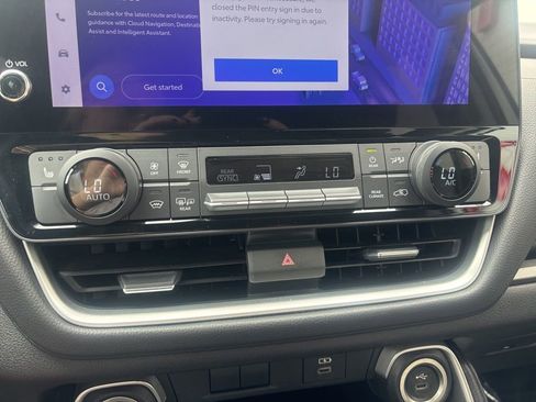 Used 2025 Toyota Grand Highlander FWD image 14