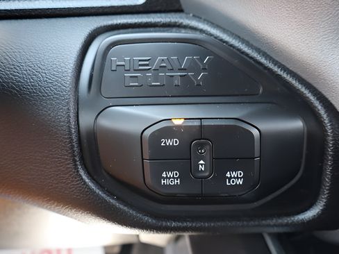 Used 2025 RAM 3500 Big Horn AWD/4WD image 33