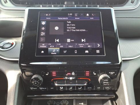 New 2025 Jeep Grand Cherokee Laredo X w/ Luxury Tech Group I image 9