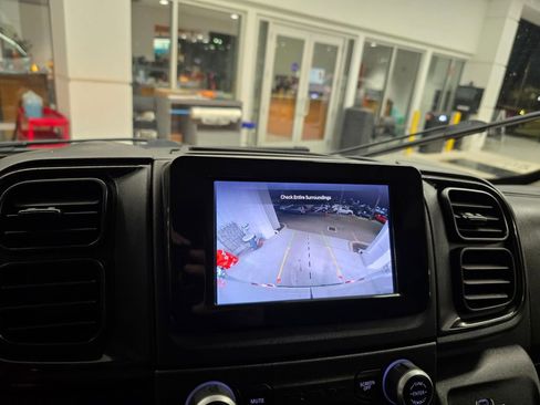 Used 2024 RAM ProMaster 2500 w/ Convenience Group image 22