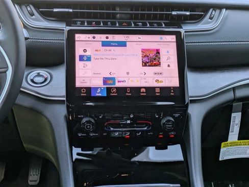 New 2025 Jeep Grand Cherokee Limited w/ Black Appearance Package image 16