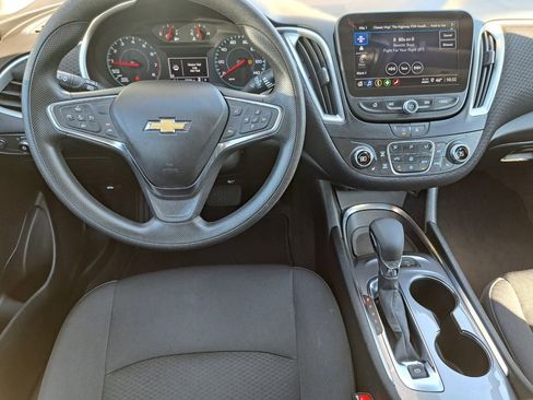 Used 2025 Chevrolet Malibu LT image 19
