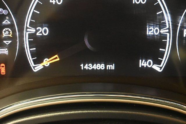 Used 2017 Jeep Grand Cherokee Laredo w/ Quick Order Package 23E AWD/4WD image 4