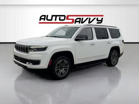 Used 2023 Jeep Wagoneer 4WD w/ Premium Group I image 3