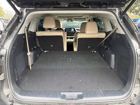 Used 2020 Toyota Highlander Platinum image 14