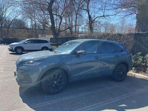 Used 2024 Honda HR-V Sport image 1
