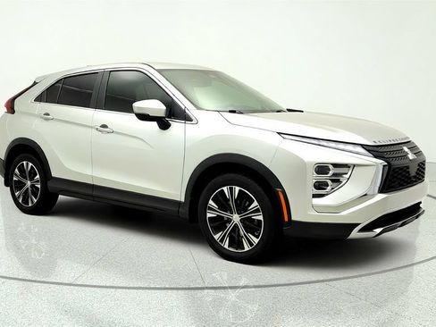 Used 2022 Mitsubishi Eclipse Cross SE FWD image 3