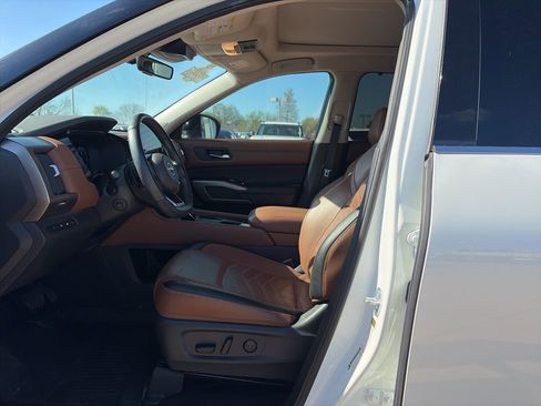 Certified 2024 Nissan Pathfinder Platinum image 7