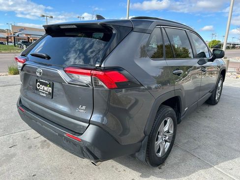 Used 2025 Toyota RAV4 LE AWD/4WD image 8