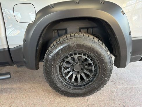 Used 2025 RAM 1500 Laramie image 23