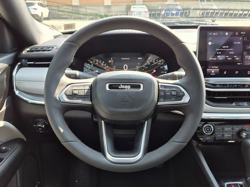 Used 2023 Jeep Compass Limited w/ Sun and Sound Group AWD/4WD image 14