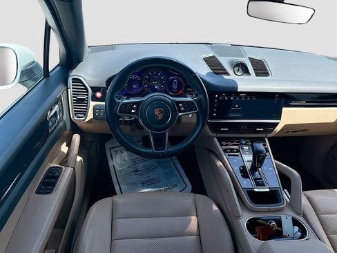 Used 2023 Porsche Cayenne AWD/4WD image 23
