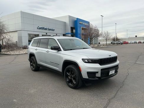 Used 2023 Jeep Grand Cherokee L Laredo image 1