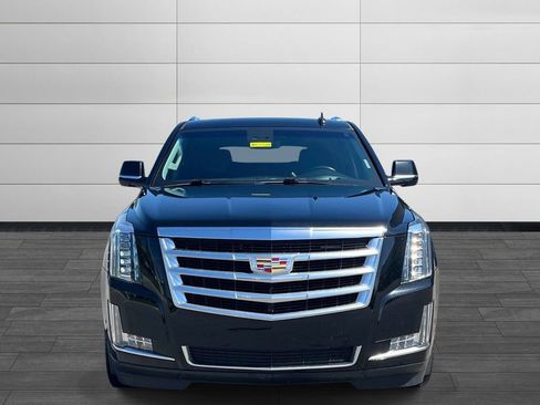 Used 2018 Cadillac Escalade Luxury AWD/4WD image 8