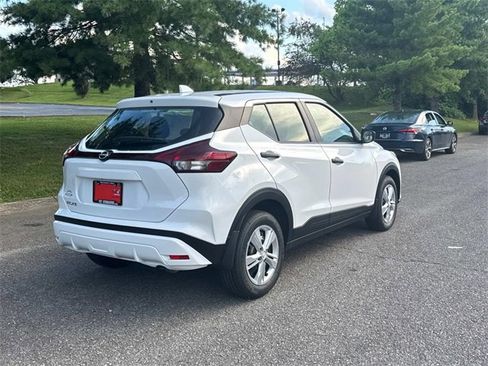 New 2025 Nissan Kicks Play S image 12