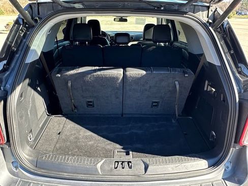 Used 2023 Ford Explorer Limited image 30