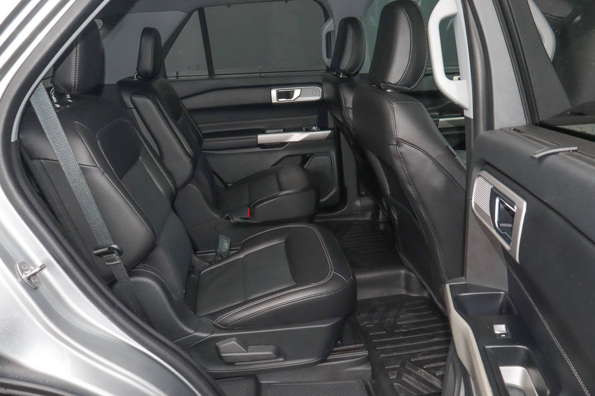 Used 2022 Ford Explorer Limited w/ Equipment Group 301A RWD image 26