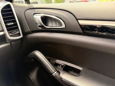Used 2015 Porsche Cayenne S AWD/4WD image 24