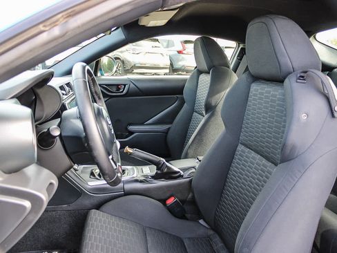 Used 2023 Toyota GR86 w/ ALL Weather Mat Package (TMS) image 17