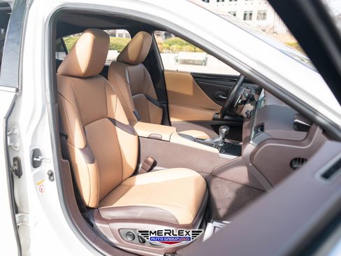 Used 2019 Lexus ES 350 Premium w/ Premium Package image 17