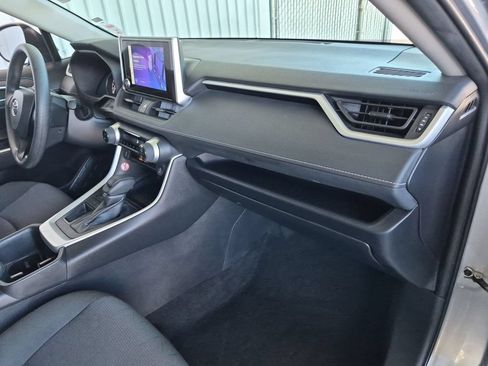 Used 2025 Toyota RAV4 XLE FWD image 19