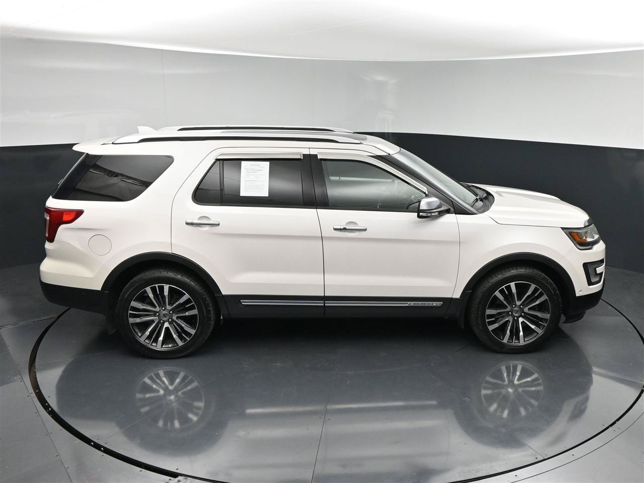 Used 2017 Ford Explorer Platinum AWD/4WD image 22