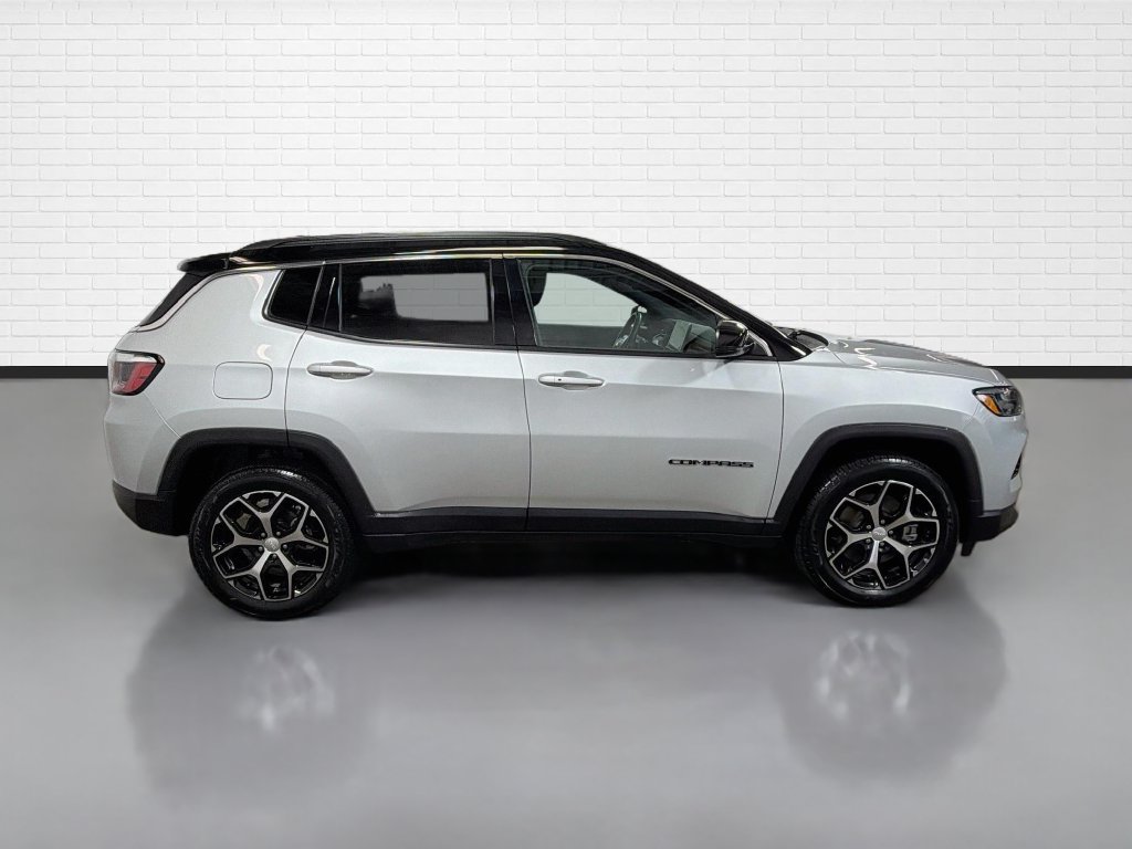 Used 2024 Jeep Compass Limited AWD/4WD image 10