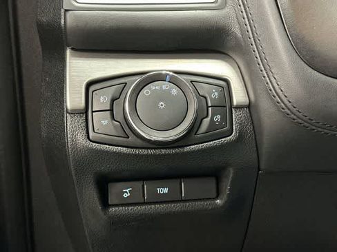 Used 2017 Ford Explorer Platinum AWD/4WD image 19