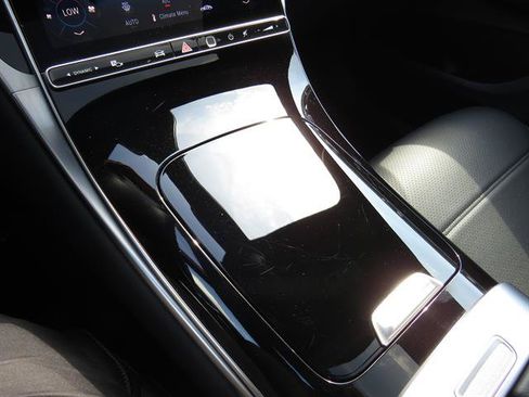 Used 2026 Mercedes-Benz GLC 300 4MATIC image 17
