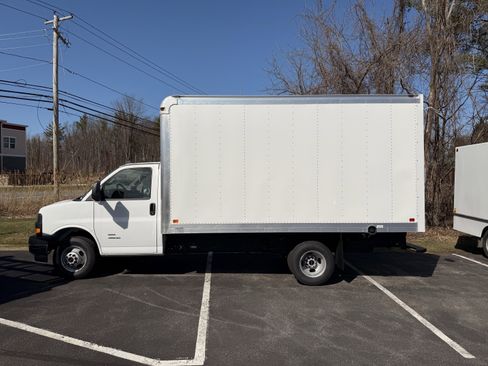 New 2025 GMC Savana 4500 w/ Power Convenience Package image 6