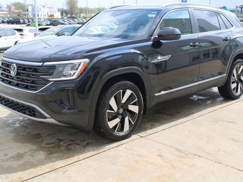 New 2026 Volkswagen Atlas Cross Sport SEL AWD/4WD image 3