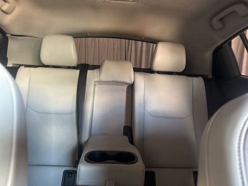 Used 2025 Toyota Prius XLE FWD image 20