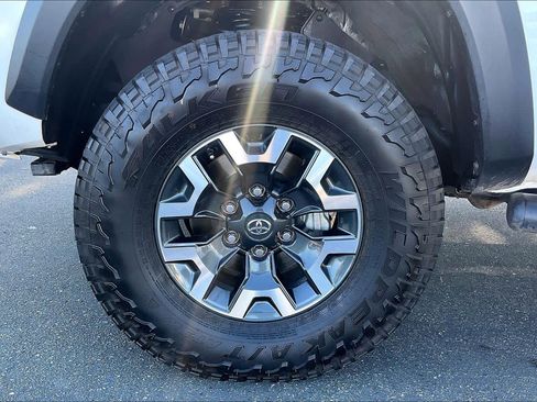 Used 2023 Toyota Tacoma TRD Off-Road image 12