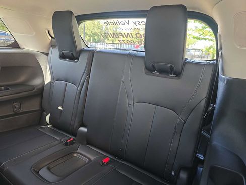 Certified 2026 INFINITI QX60 Luxe w/ Cargo Package FWD image 9