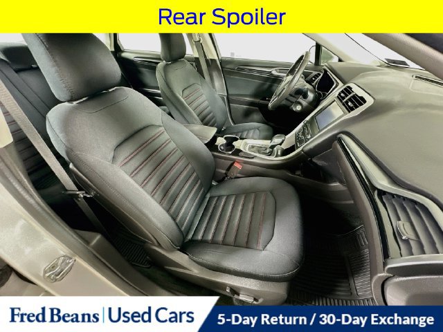 Used 2016 Ford Fusion SE FWD image 32