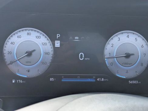 Used 2024 Hyundai Elantra SEL FWD image 25