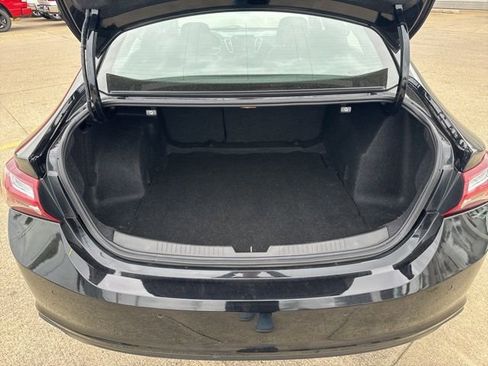 Used 2019 Chevrolet Malibu LT w/ Leather Package FWD image 22