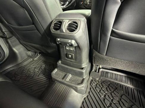 Used 2023 Jeep Wrangler Unlimited Sahara w/ Cold Weather Group AWD/4WD image 30