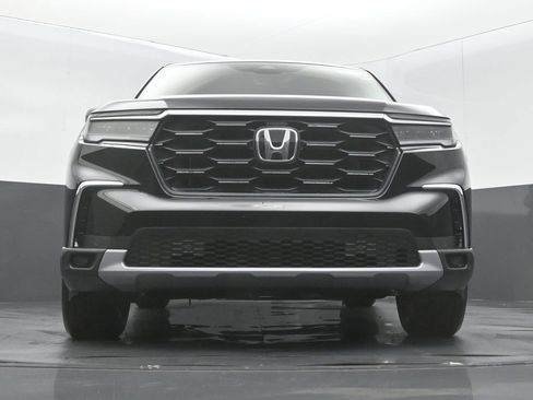 Used 2025 Honda Pilot EX-L image 11