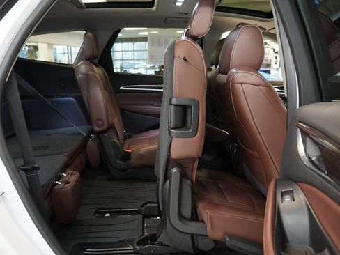 Used 2018 Buick Enclave Avenir w/ Avenir Technology Package image 32