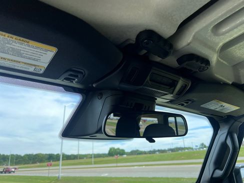 Used 2025 Jeep Wrangler Sahara image 28